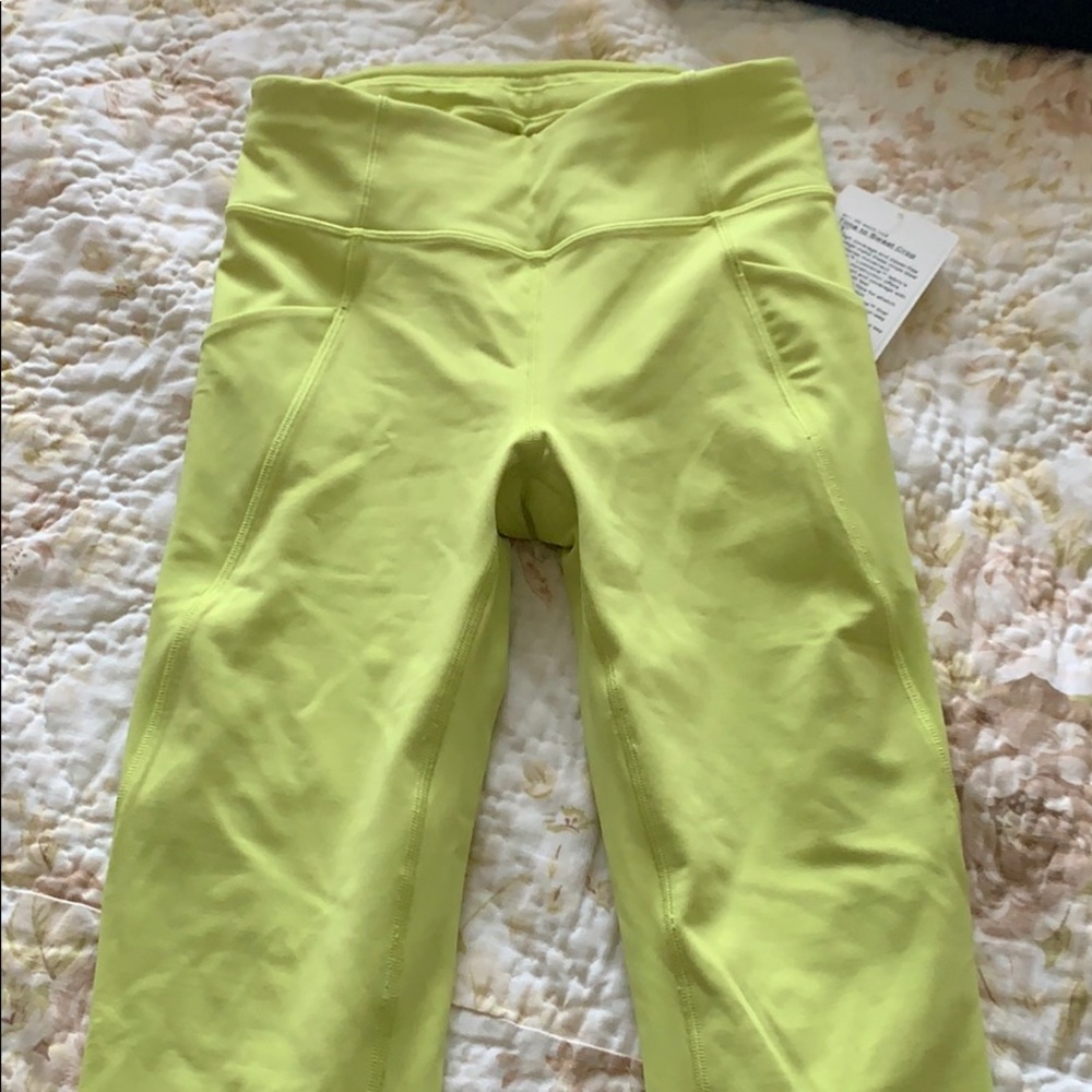 Lululemon Time to sweat crop NWT 4